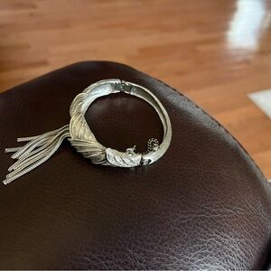 BEAUTIFUL BANGLE WITH LEAF DESIGN AND FRINGES